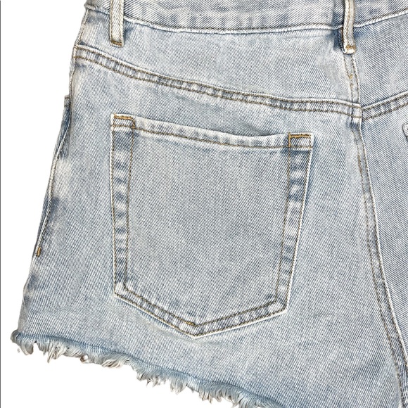 (SOLD) PacSun Women’s Light Blue Wash High-Rise Festival Jean Shorts - Picture 4 of 7